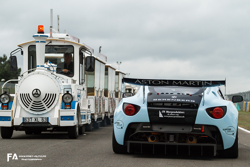 Aston Martin V12 Zagato GT3 Zig - 24 Heures du Mans 2013.jpg