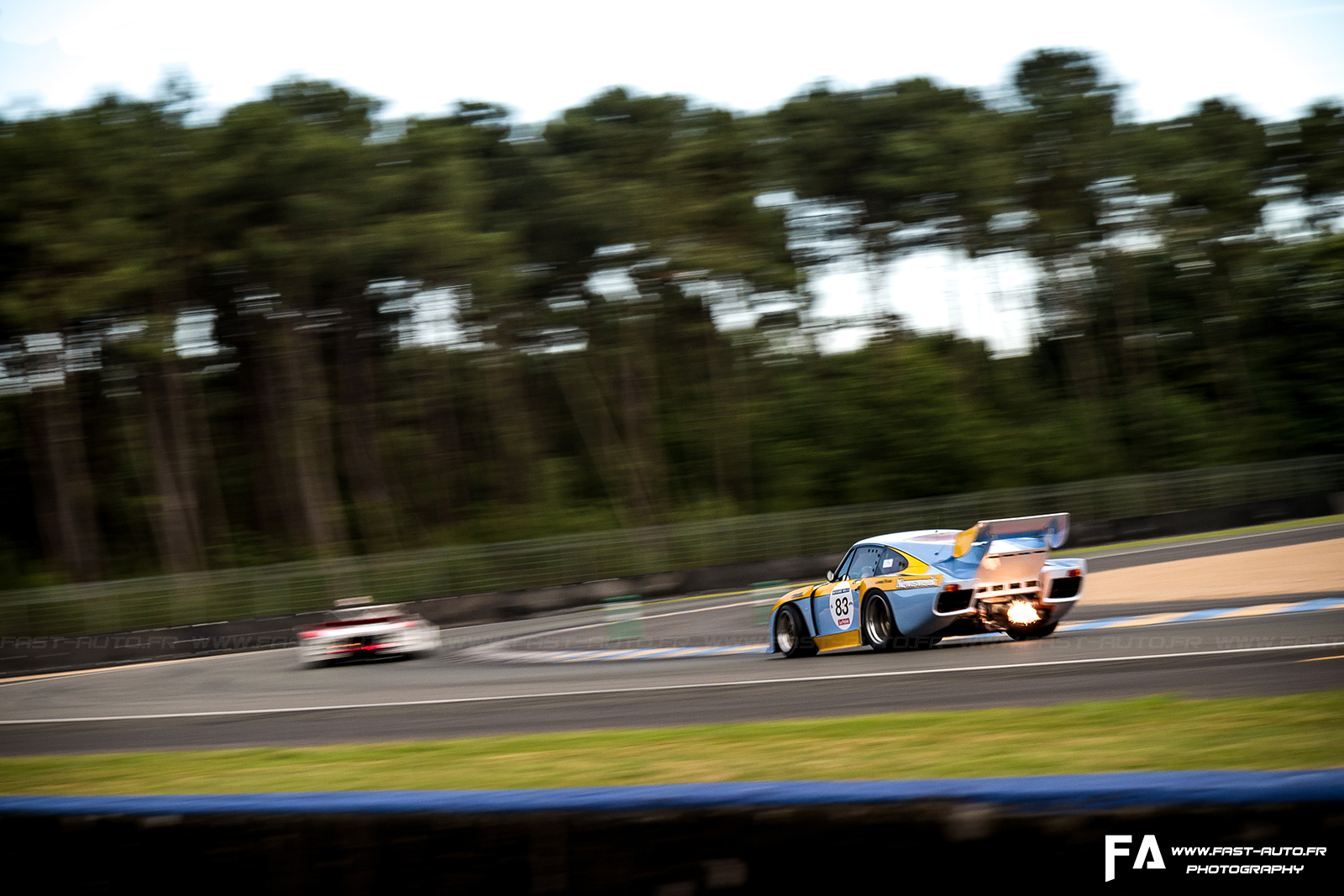 1-le-manc-classic-porsche-flamme-circuit-track.jpg