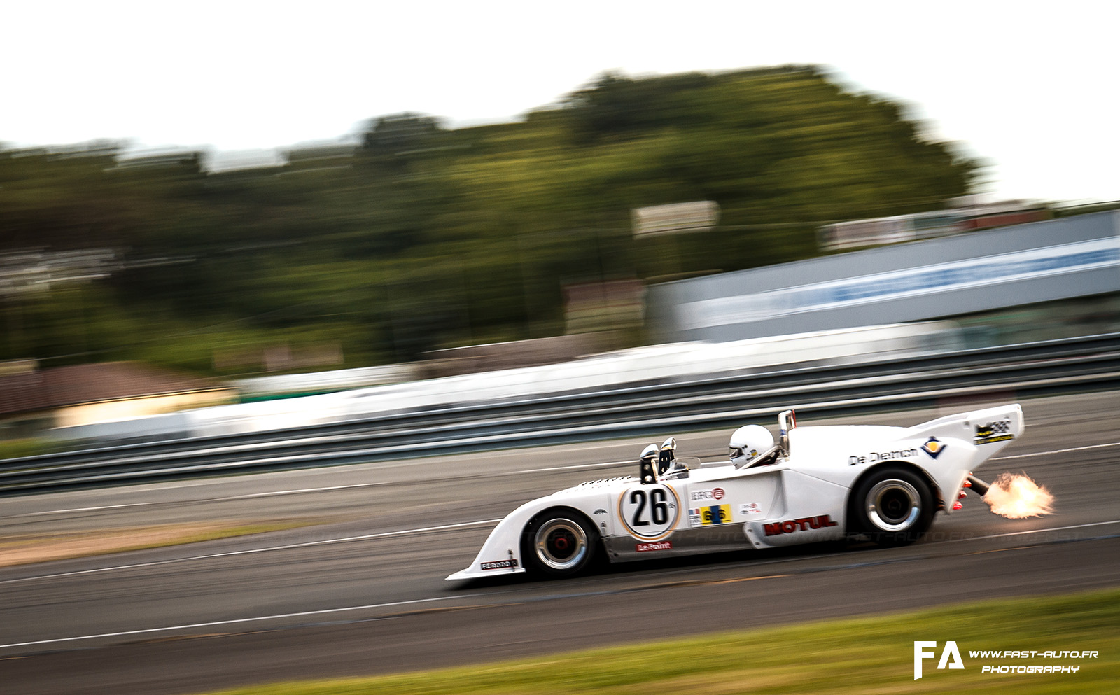 2-le-manc-classic-ferrari-chevron-b36-flamme.jpg