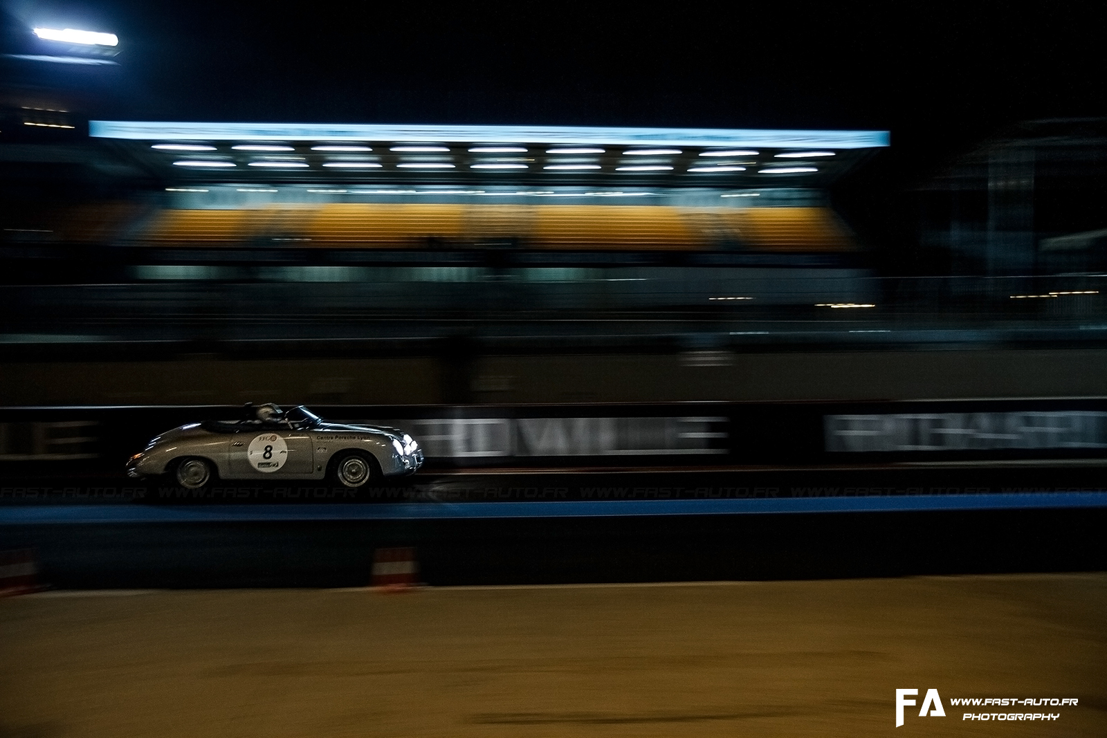 4-le-mans-classic-nuit-night-porsche-356A-speedster.jpg