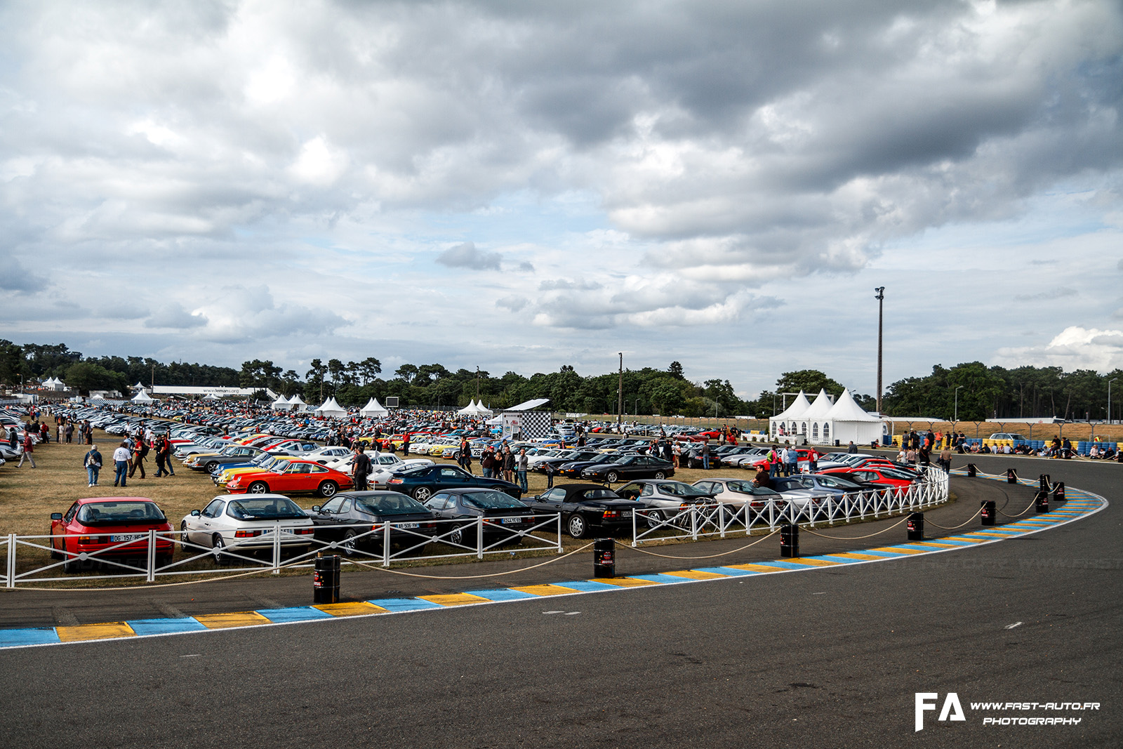 7-club-porsche-911-gathering-lemansclassic.jpg