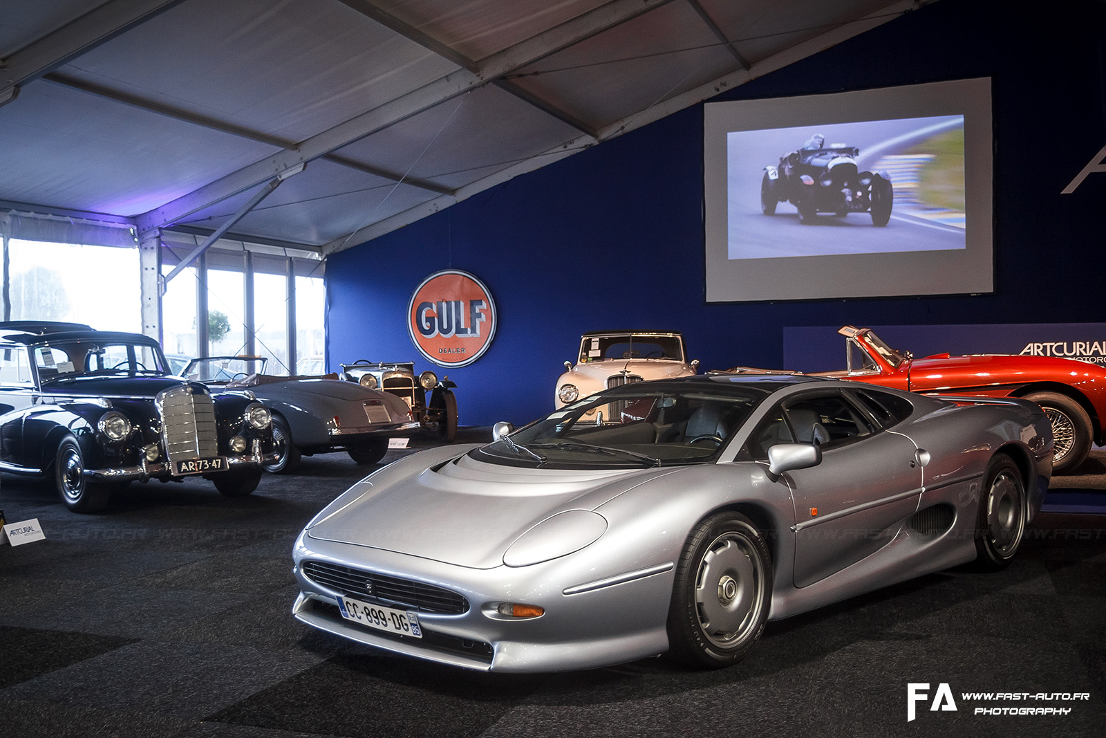 8-lemansclassic-artcurial-encheres-jaguar-xj220.jpg