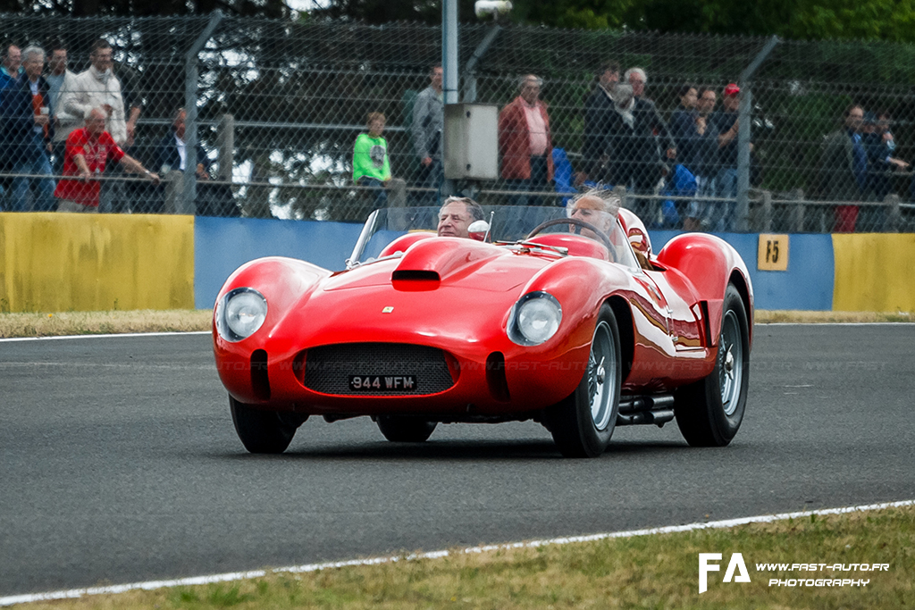 9-celebrites-le-mans-classic-jean-todt-ferrari-250TR.jpg