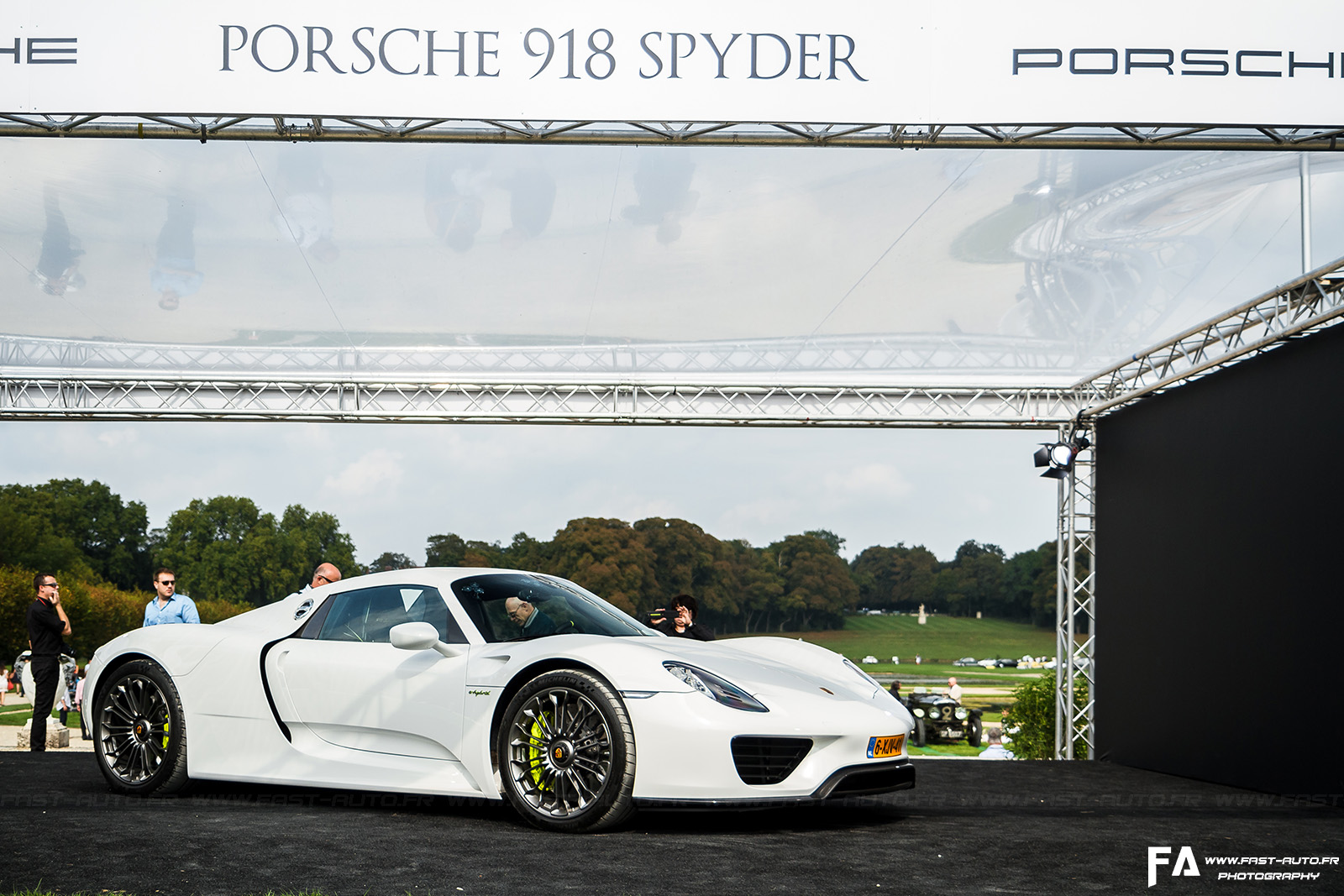 8-chantilly-porsche-918-spyder.jpg