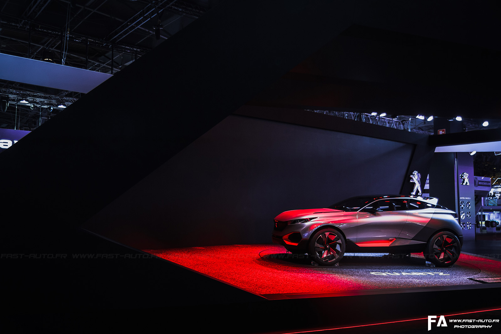 2-peugeot-quartz-mondial-automobile-paris-2014.jpg