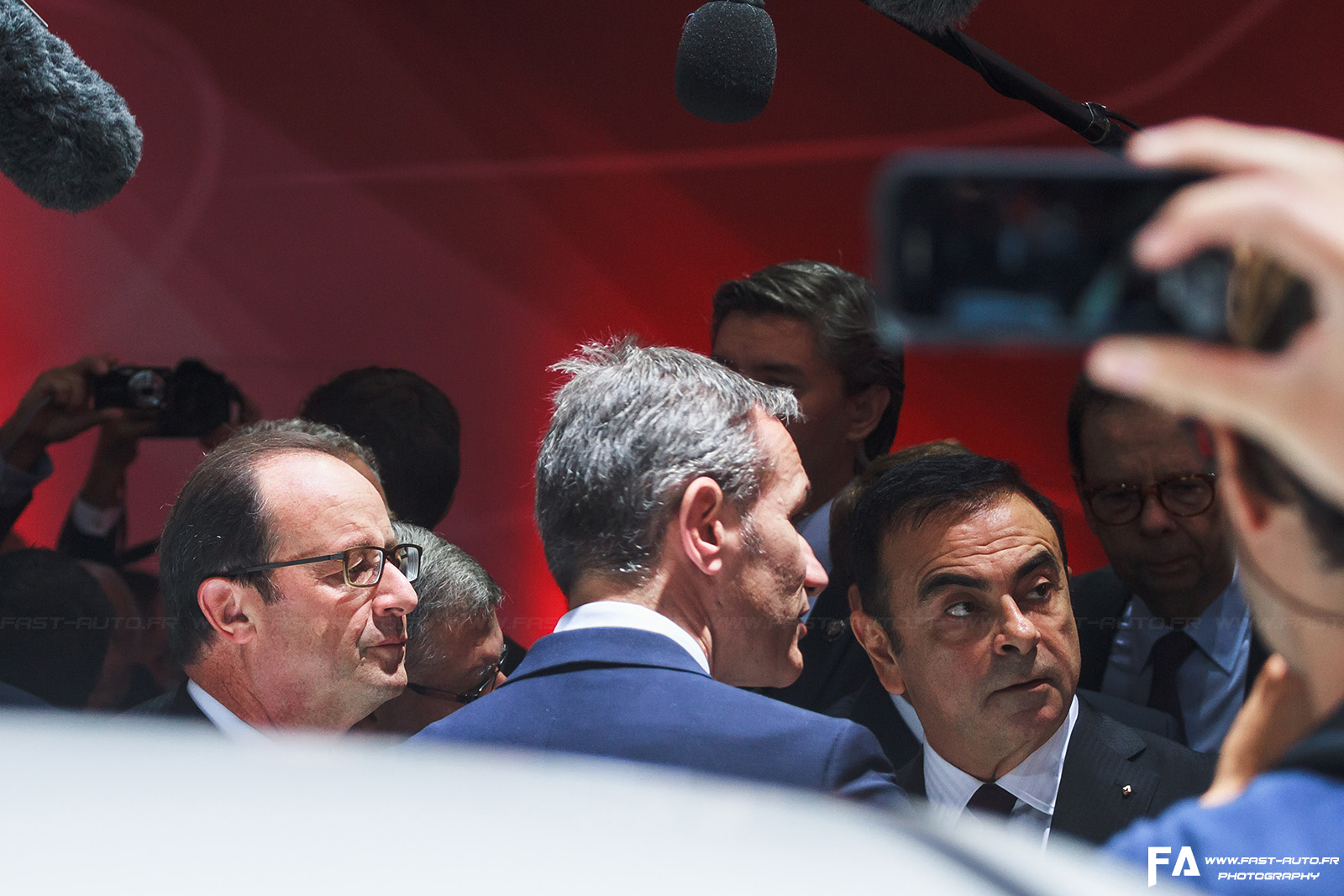 6-françois-hollande-carlos-ghosn-mondial-automobile-paris-2014.jpg