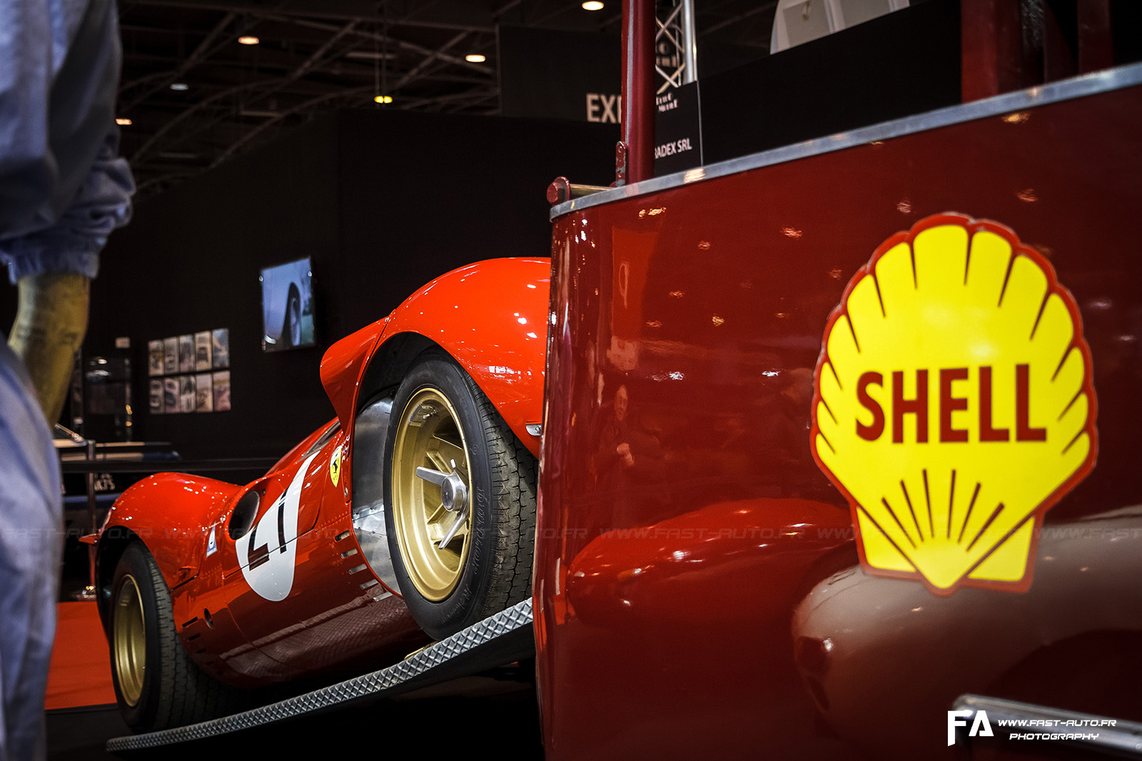 tradex-ferrari-330-p4-0858-retromobile-2014-paris-50.jpg