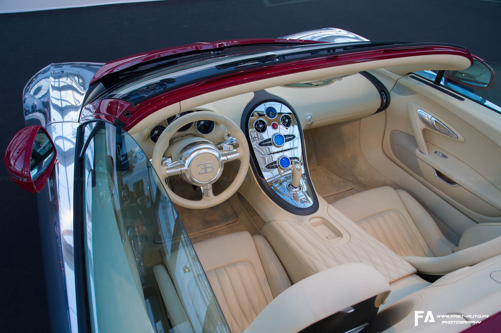 bugatti-veyron-interior-rm-auctions-64.jpg