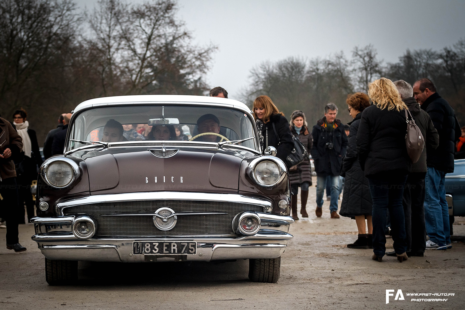 Buick Speciale 4-Door (1956) - Traversee de Paris 2014.jpg