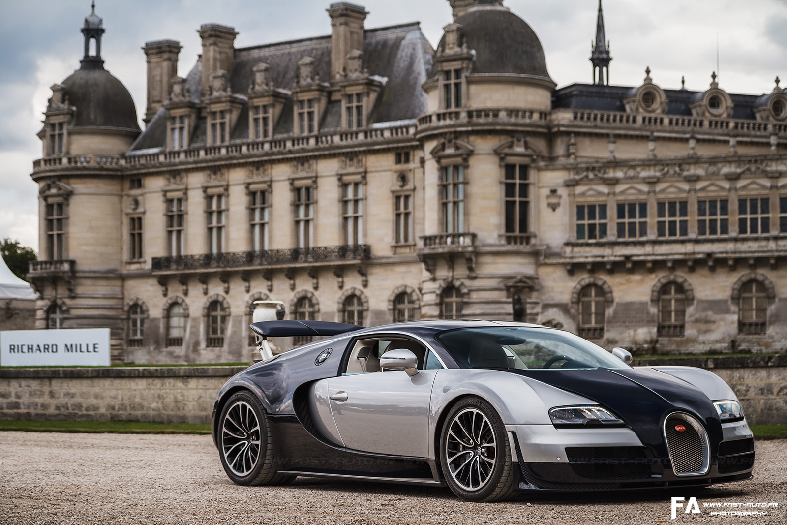 12-shooting-bugatti-veyron-chantilly-concours.jpg