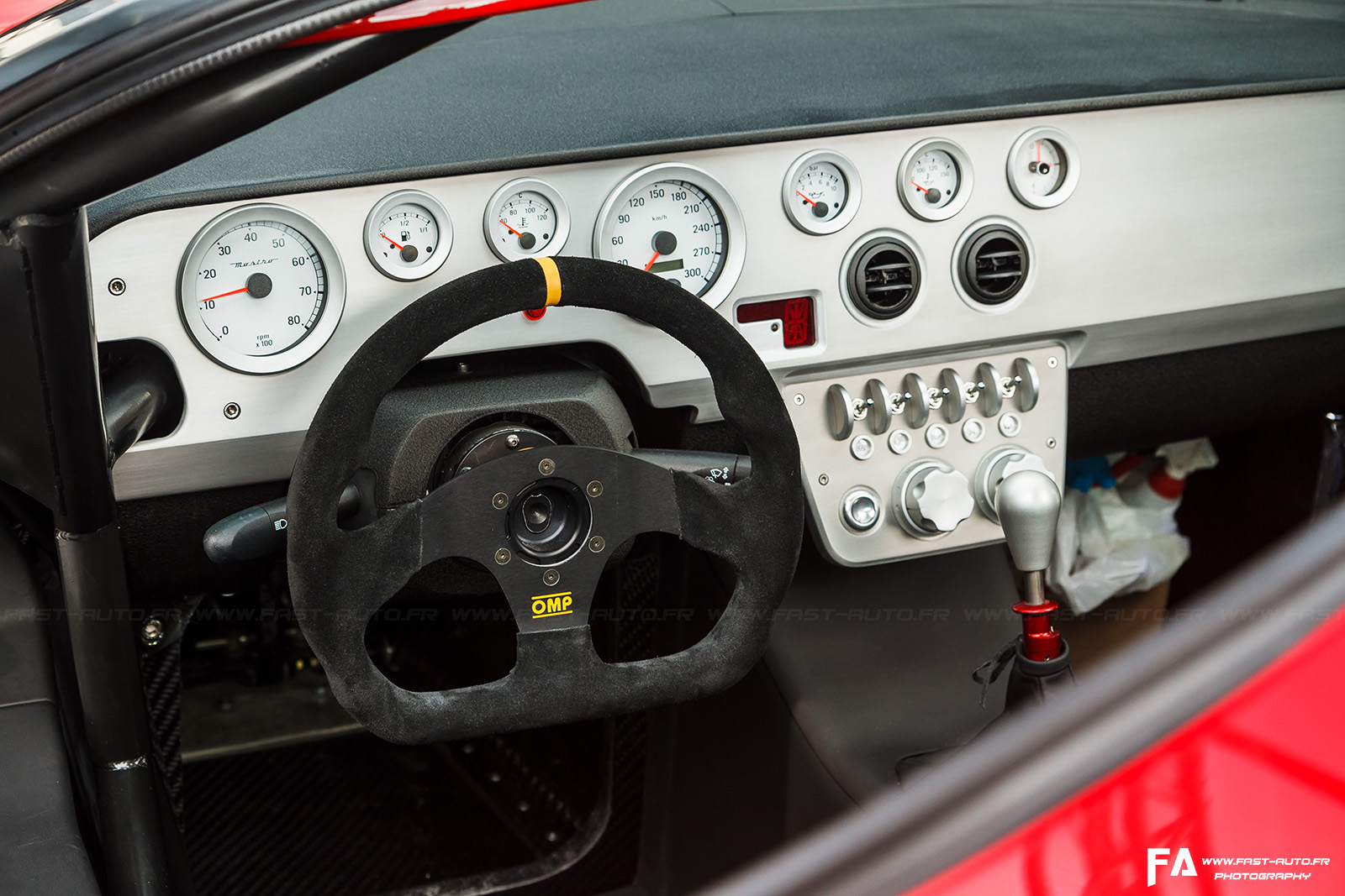 3-photo-interieur-zagato-mostro.jpg