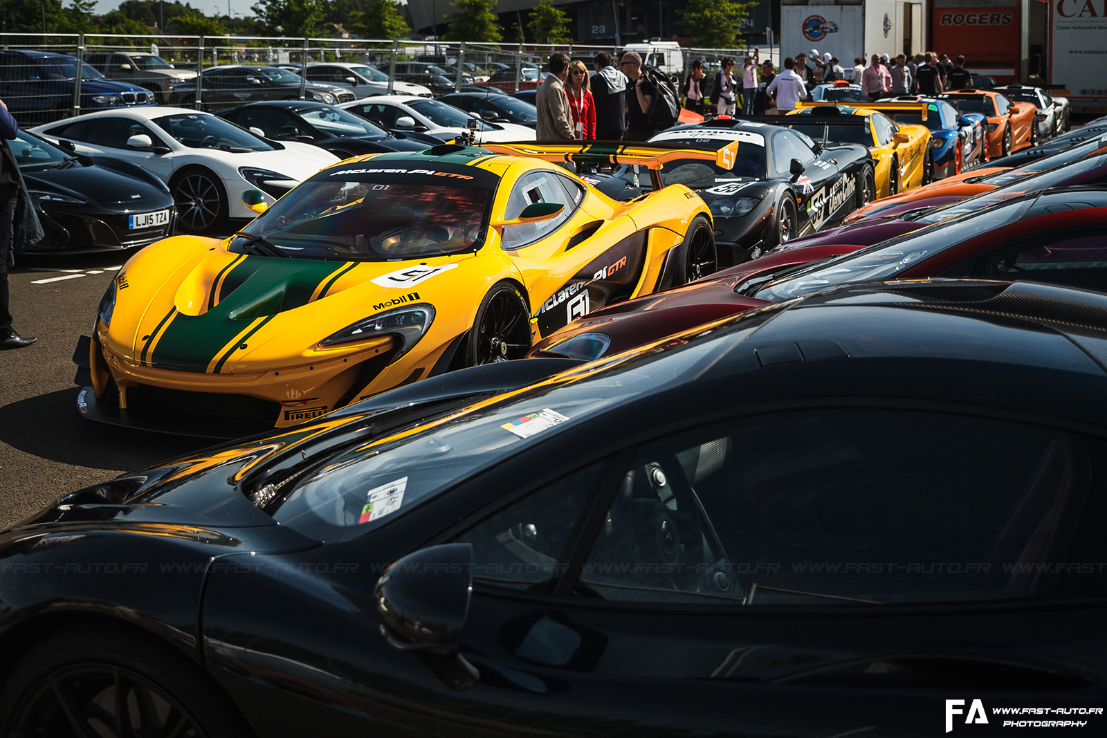 10-parade-mclaren-f1-gtr-p1-24-heures-du-mans-2015-20.jpg