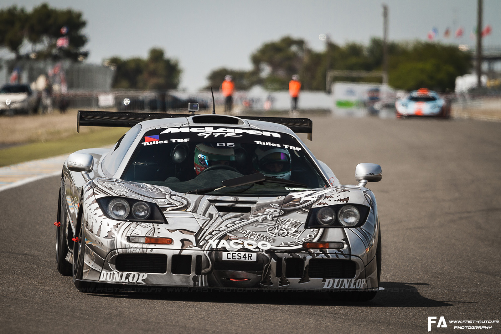 11-parade-mclaren-f1-gtr-05r-24-heures-du-mans-2015-28.jpg