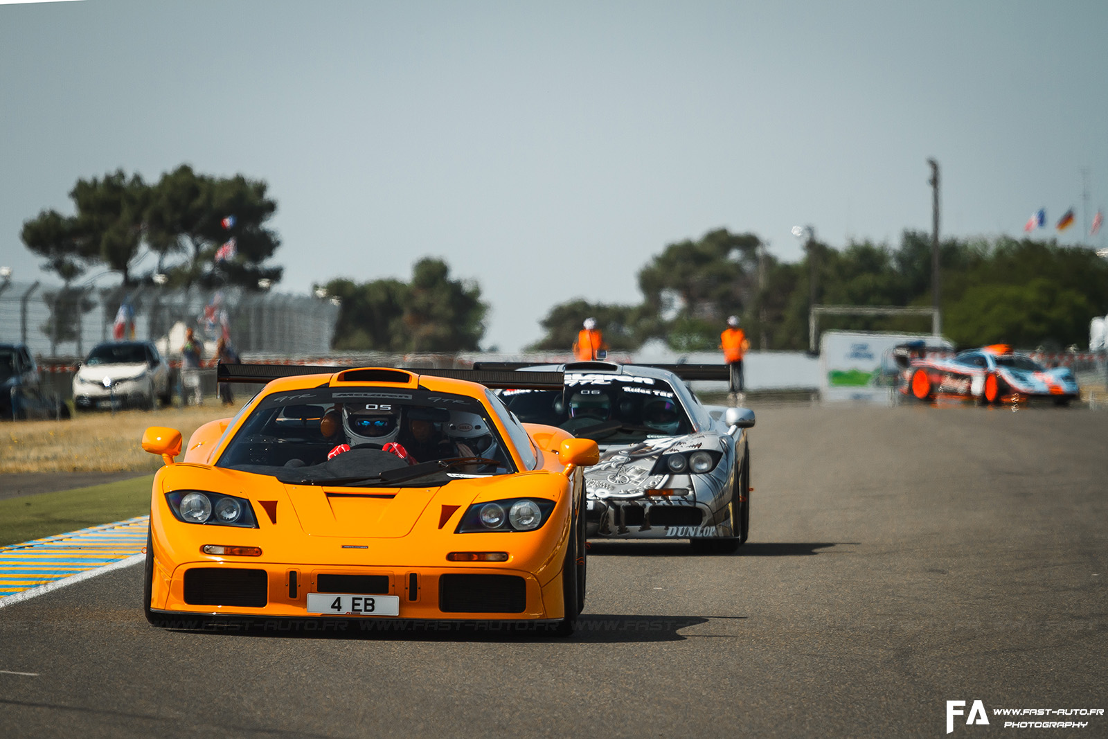 11-parade-mclaren-p1-gtr-07r-24-heures-du-mans-2015-27.jpg