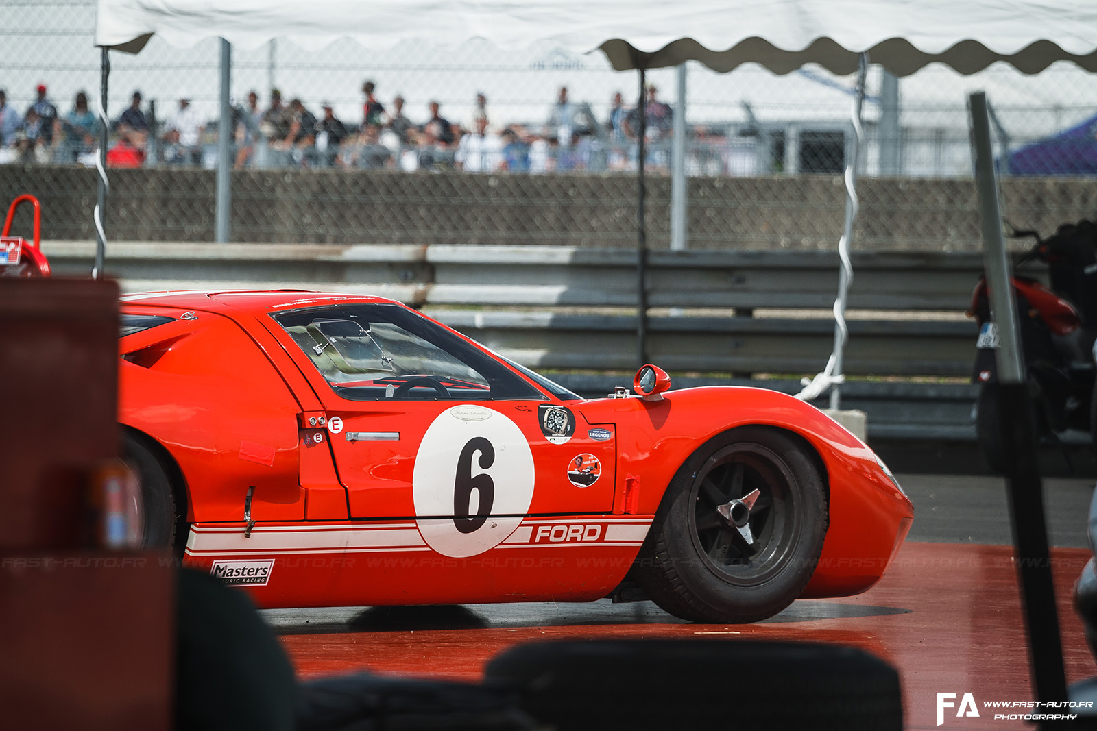 2-ford-gt40-lemans-legend-24-heures.jpg