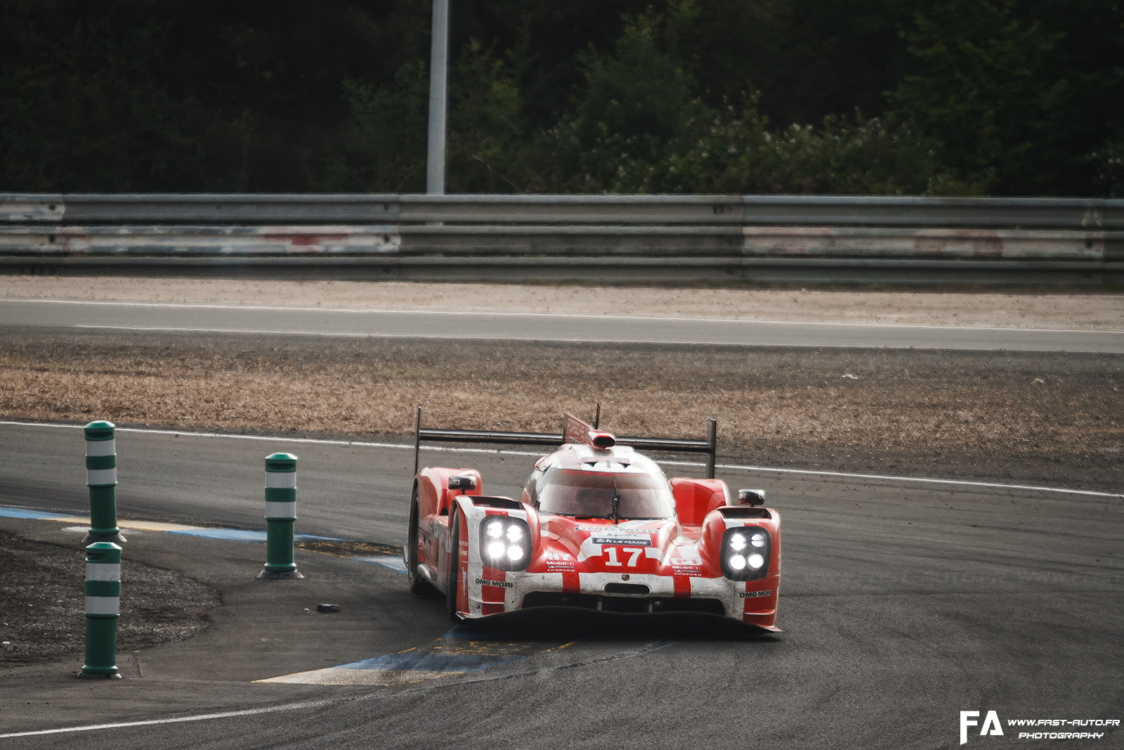 21-porsche-919-17-24-heures-du-mans-2015.jpg