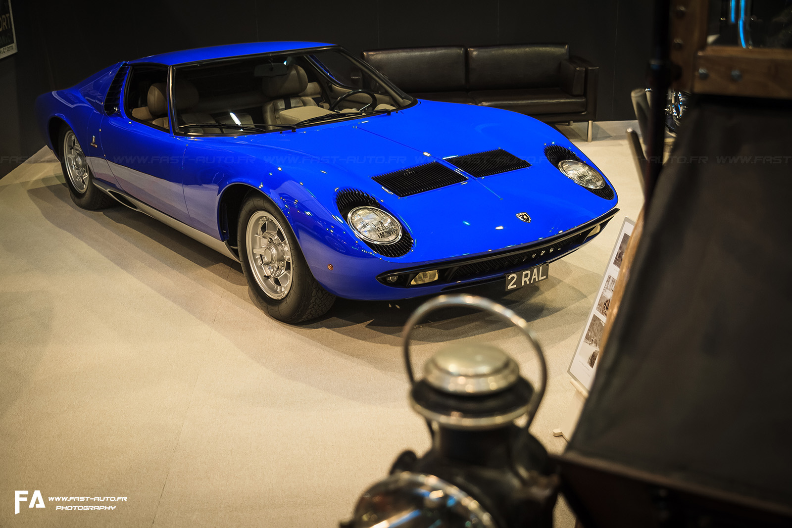4-lamborghini-miura-3670-bleu.jpg