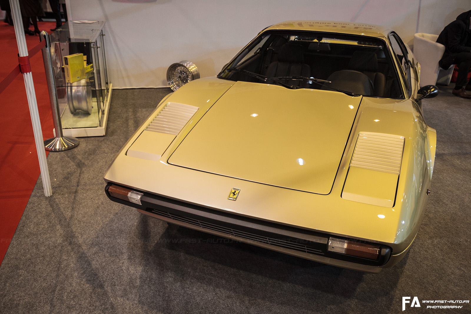 5-ferrari-308-gtb-oro-chiaro.jpg