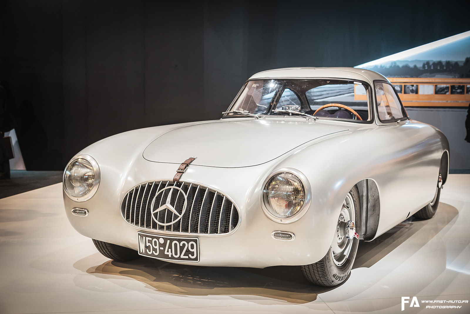 6-mercedes-W194-300sl-retromobile-2015-reportage-photo.jpg