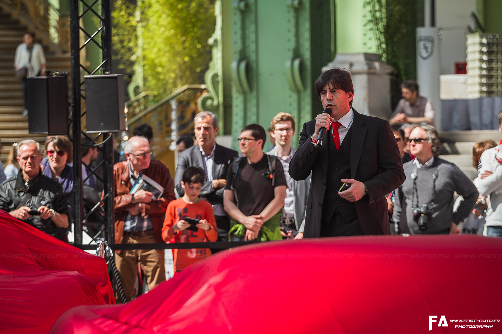 2-tour-auto-488-gtb-presentation.jpg