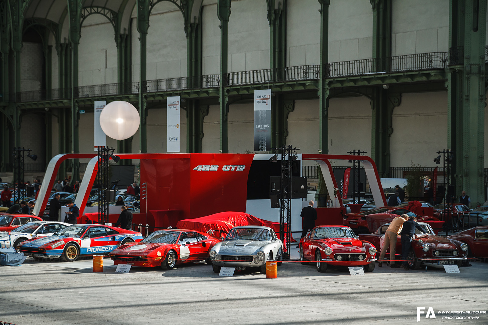 8-tour-auto-ferrari-grand-palais-2015.jpg